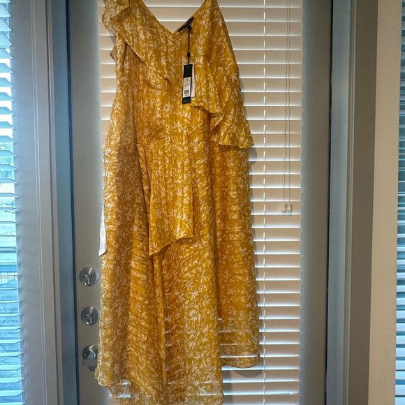 NWT BCBGMAXAZRIA Women's Ruffle Asymmetrical Cocktail Dress Honey - Picture 8 of 8